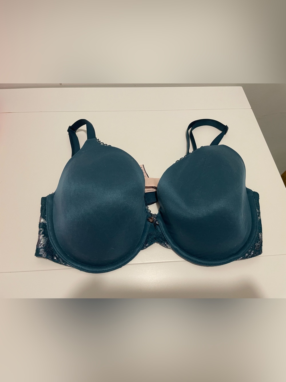Victoria's Secret Brand Women's size 36D Lined Perfect Coverage Underwire Bra